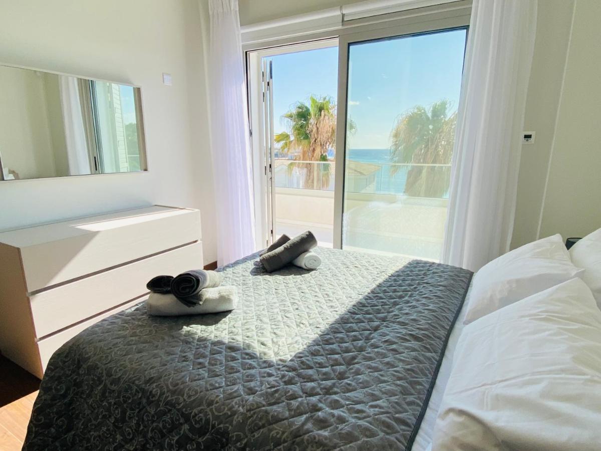 Coral Bay Beach Villa 파포스 외부 사진