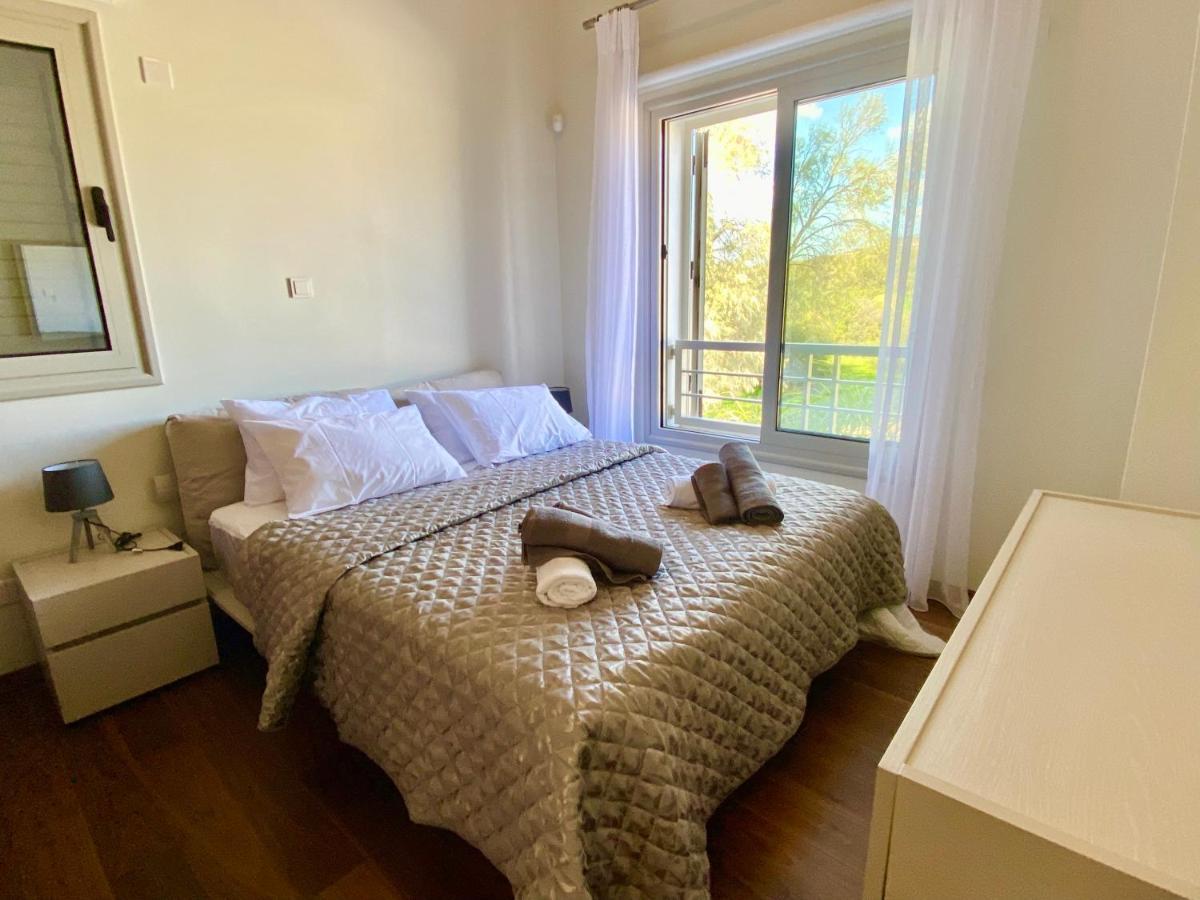 Coral Bay Beach Villa 파포스 외부 사진