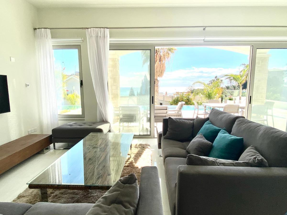 Coral Bay Beach Villa 파포스 외부 사진